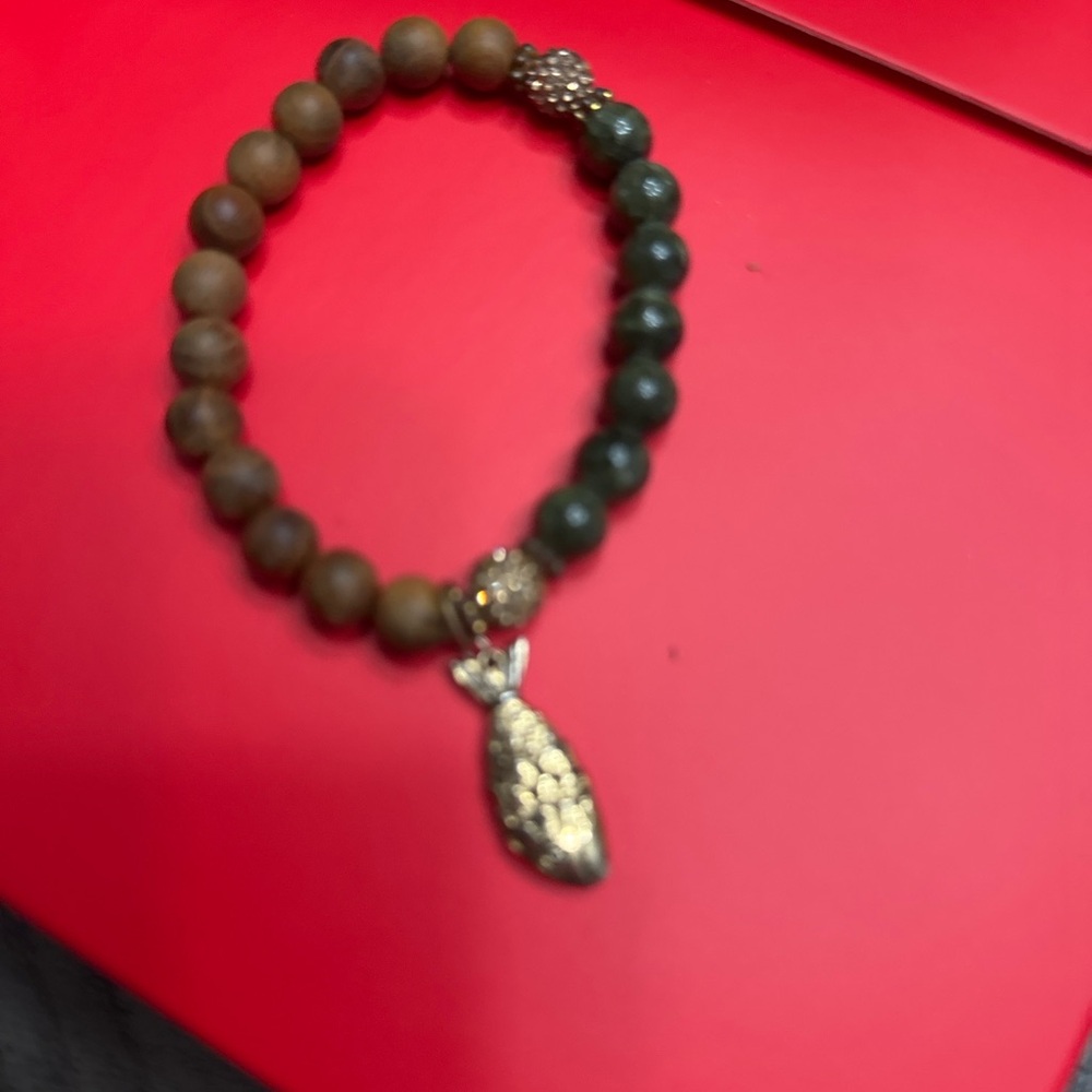 Elegant Beaded Bracelet with Gold Charm